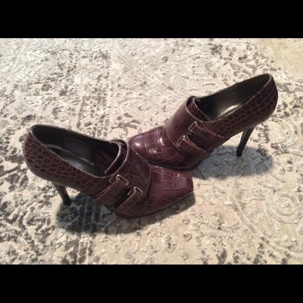 💥5 for $30💥GUESS EUC Patent Croc Print Booties